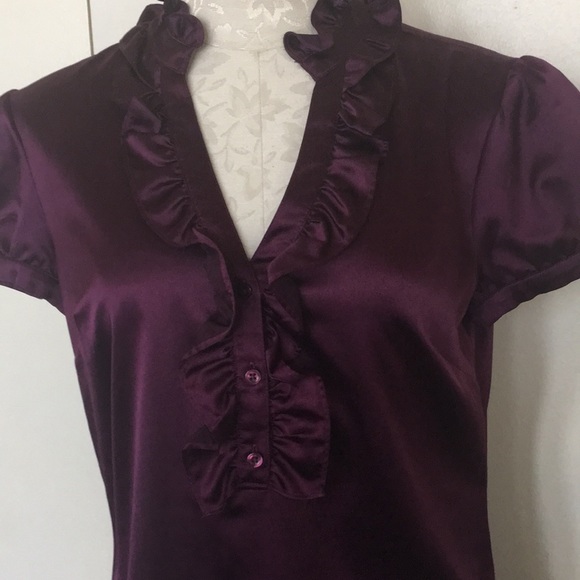 Anne Taylor women’s Aubergine ruffle front blouse - Picture 2 of 8
